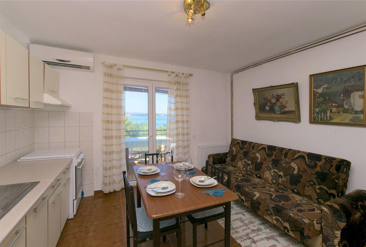 Apartments Irena Ткон Екстер'єр фото